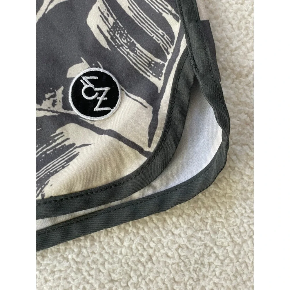 Ezekiel Mens 32 Board Shorts Tan Black Tropical Palm Leaf Print Surf Swim